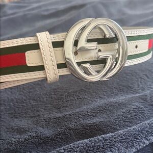 Gucci White, Green, and Red Belt with Silver GG Buckle